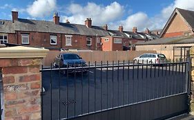 Newly Built 2 Bed Flat In The Heart Of Leek